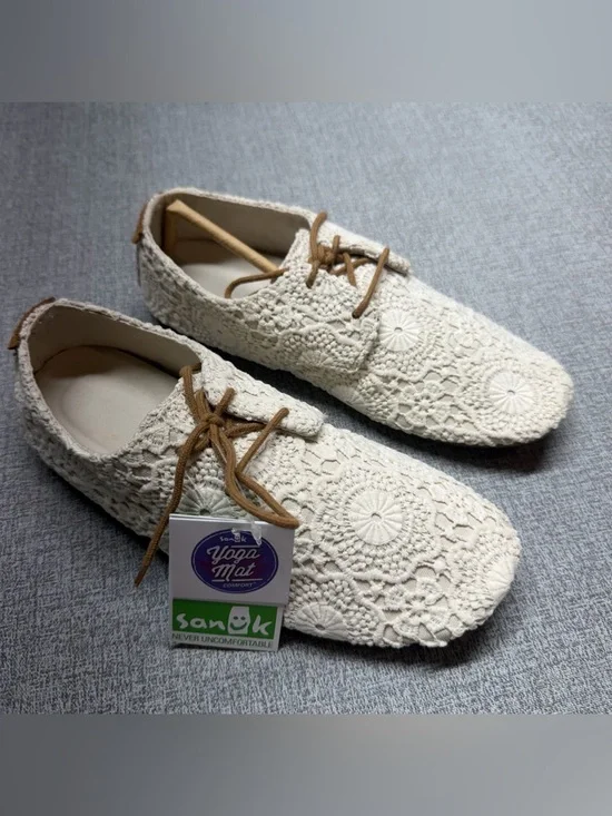 Sanuk Women's Bianca Crochet Lace Up flats - Picture 2 of 11